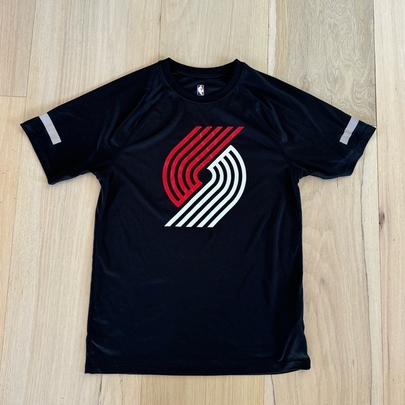 NBA Trailblazers Black And Red Short Sleeve Tee Shirt Size Medium - Picture 1 of 3